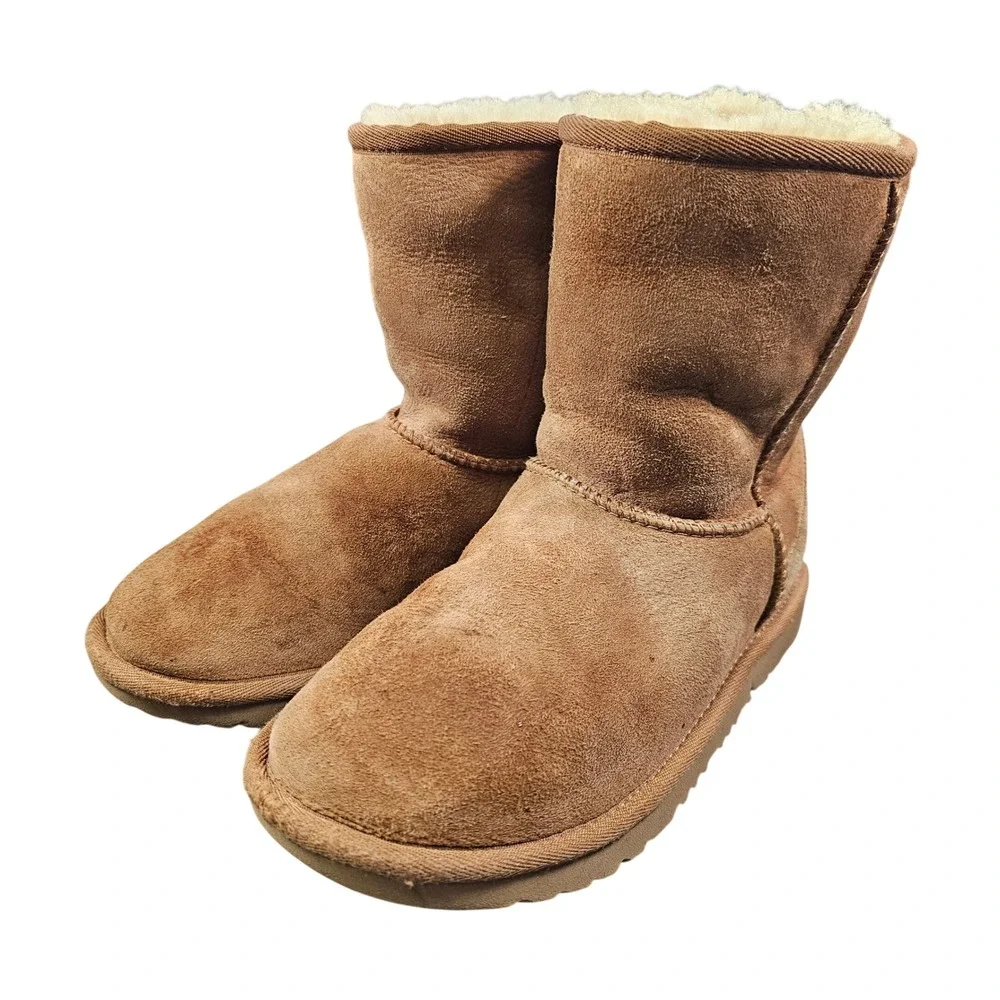 UGG Classic Mini II Short Boot Chestnut Suede Shearling Lined Womens Size 4 2023